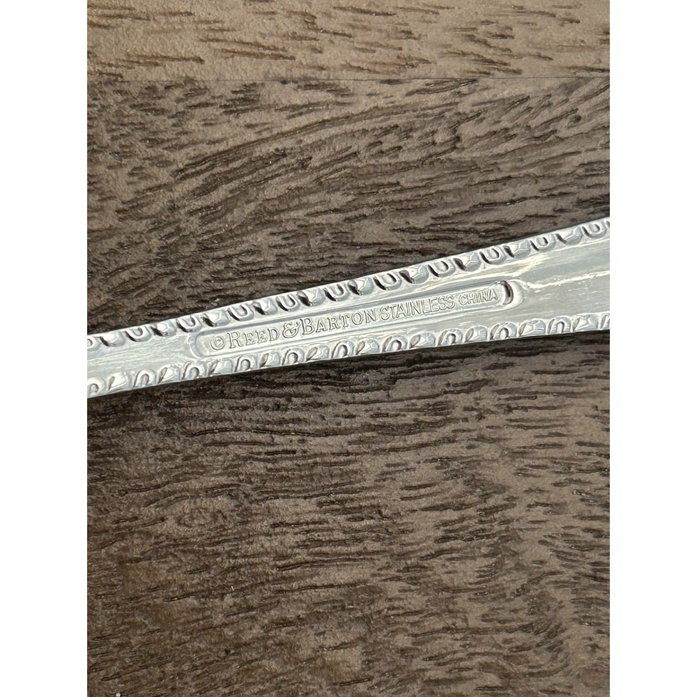 Reed & Barton Englefield Large Casserole Serving Spoon Stainless Glossy 8.75" - Picture 6 of 6